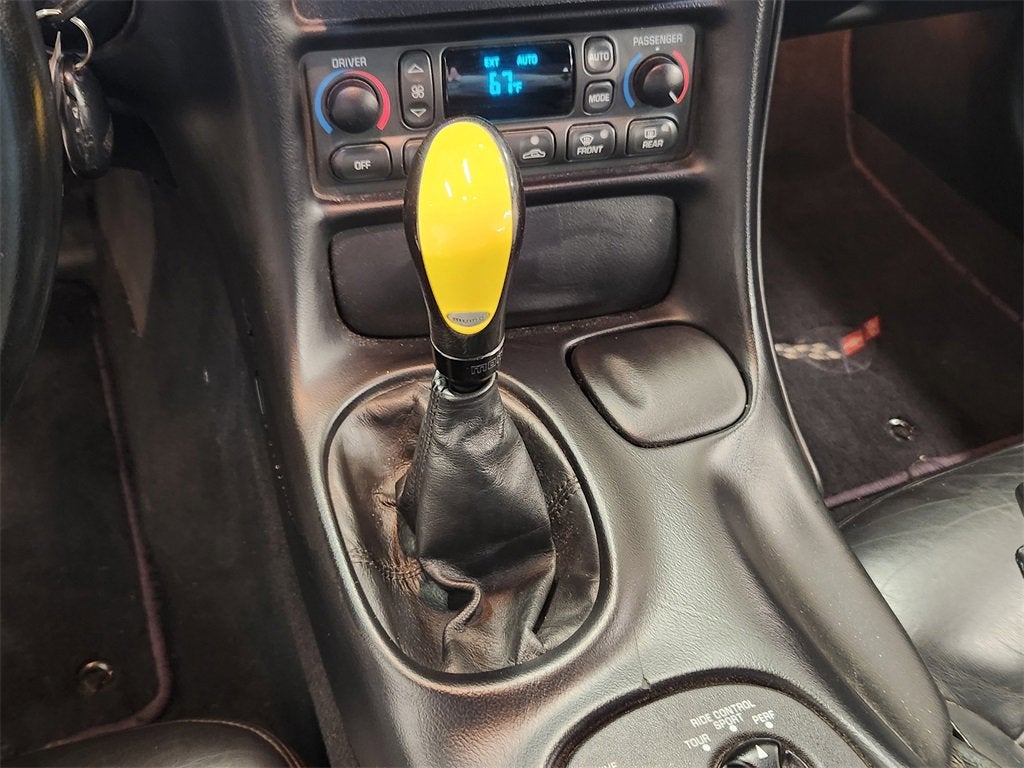 2000 Chevrolet Corvette Base