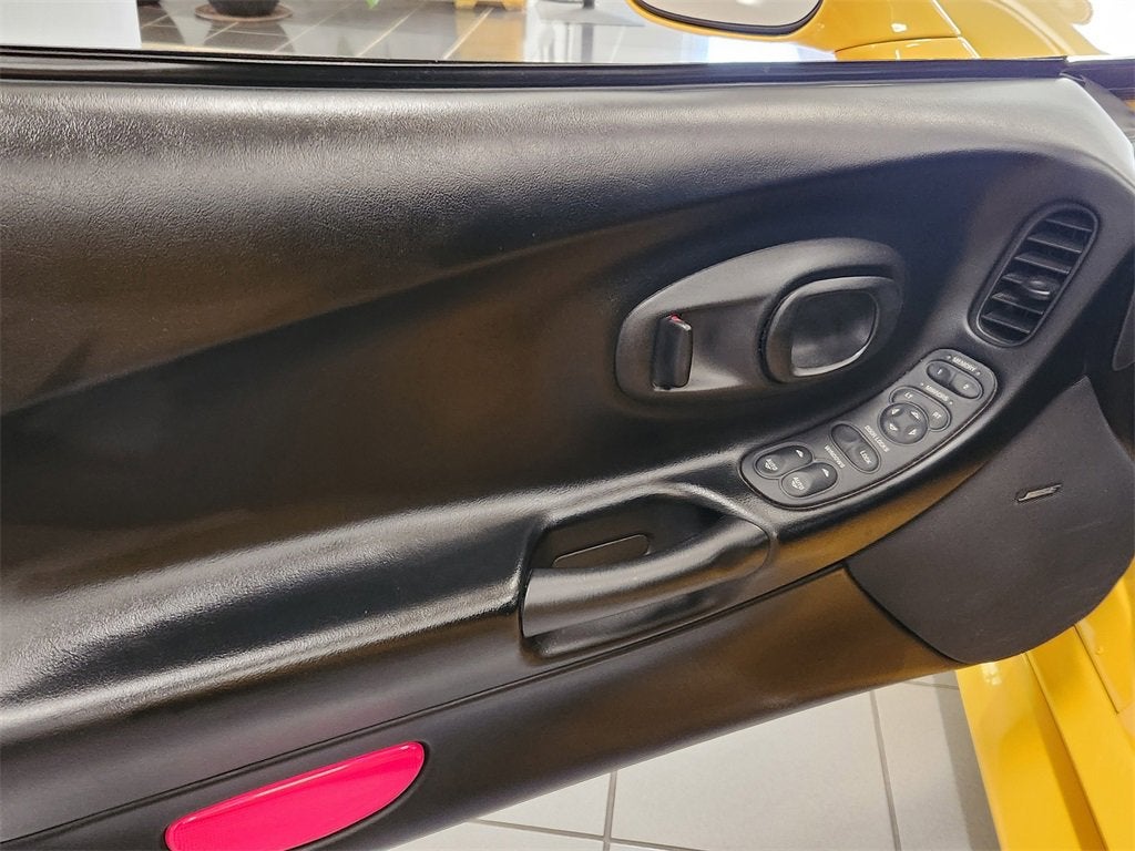 2000 Chevrolet Corvette Base