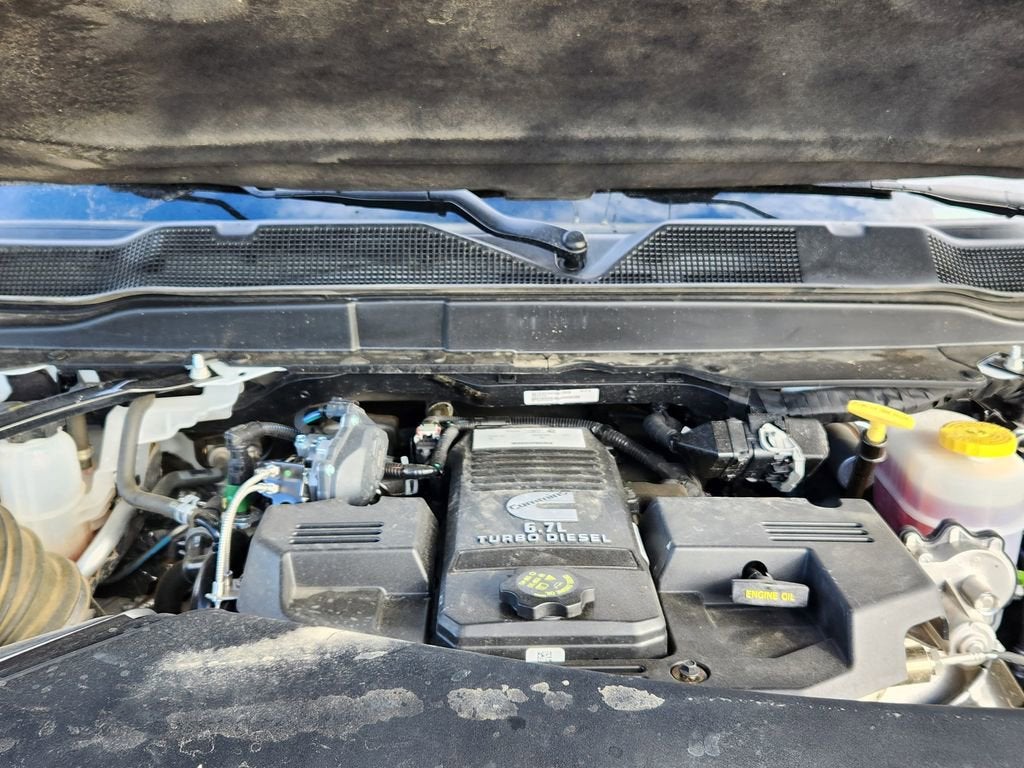 2024 RAM 3500 Laramie Crew Cab 4x4 8' Box