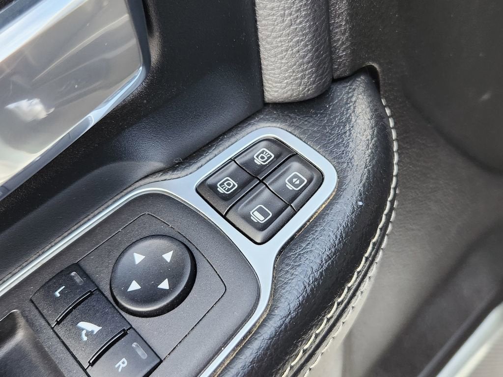 2024 RAM 3500 Laramie Crew Cab 4x4 8' Box