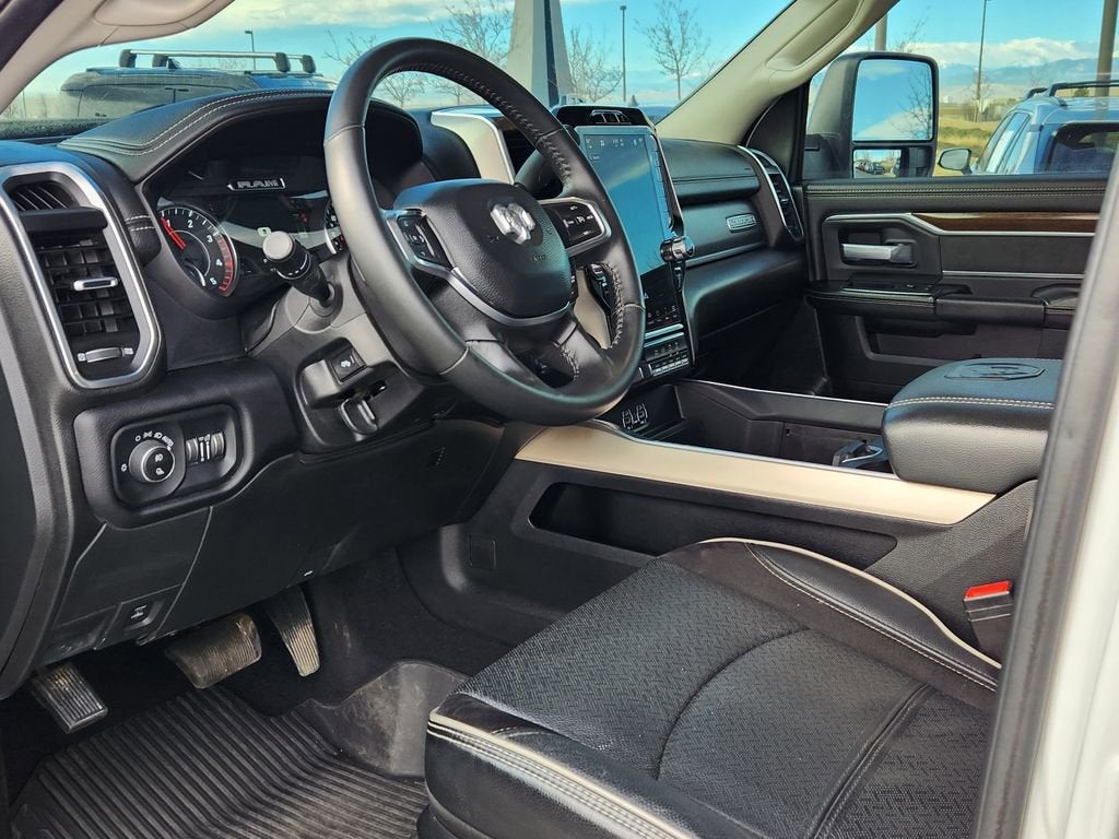 2024 RAM 3500 Laramie Crew Cab 4x4 8' Box