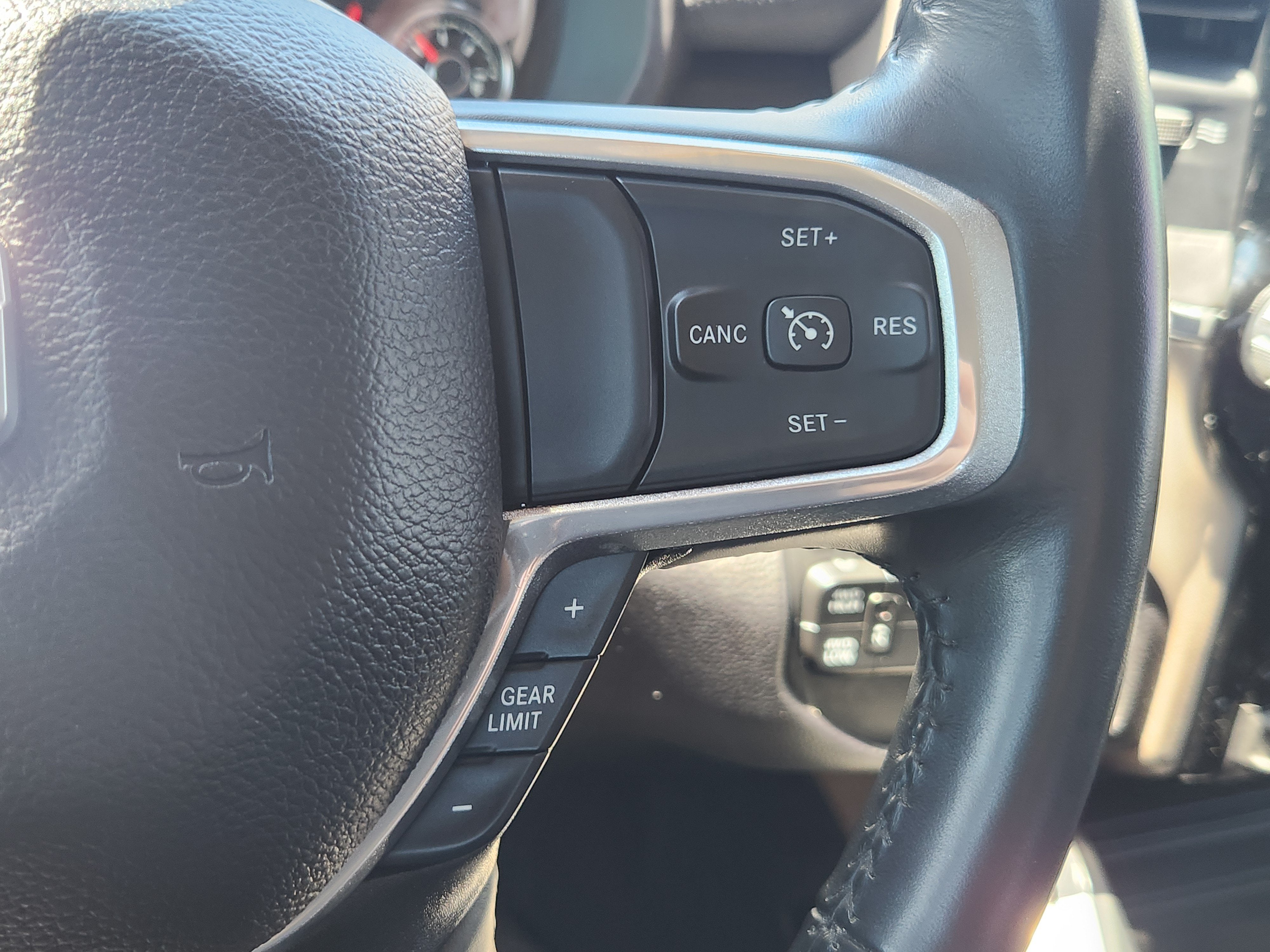 2023 RAM 2500 Laramie Crew Cab 4x4 6'4" Box