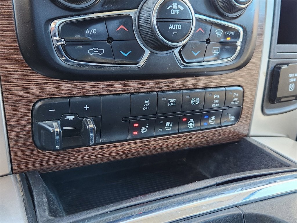 2018 RAM 2500 Laramie Crew Cab 4x4 6'4" Box