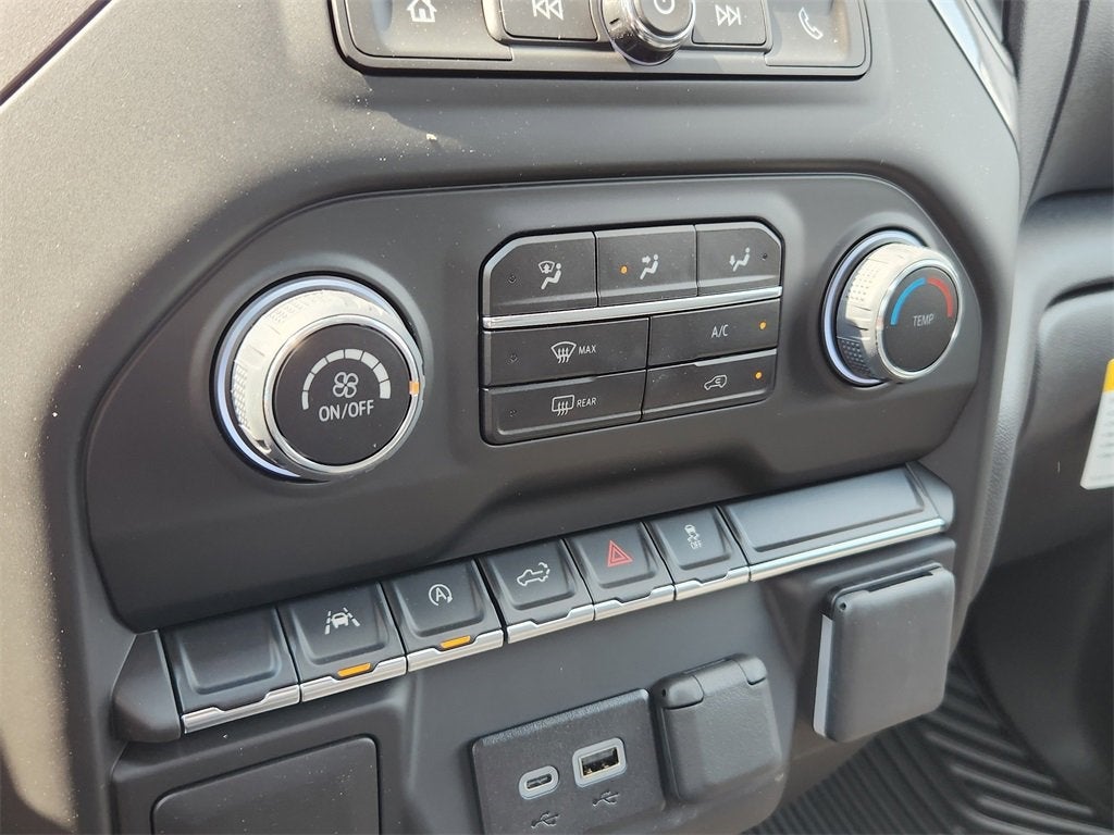 2025 Chevrolet Silverado 1500 Custom