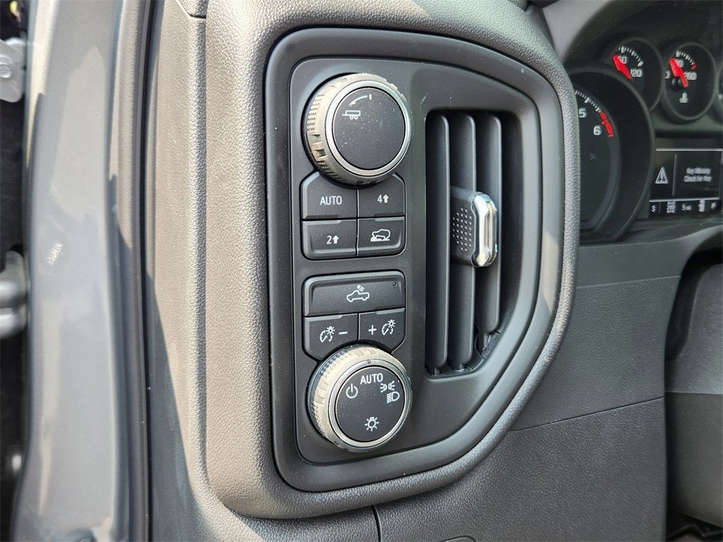 2025 Chevrolet Silverado 1500 Custom