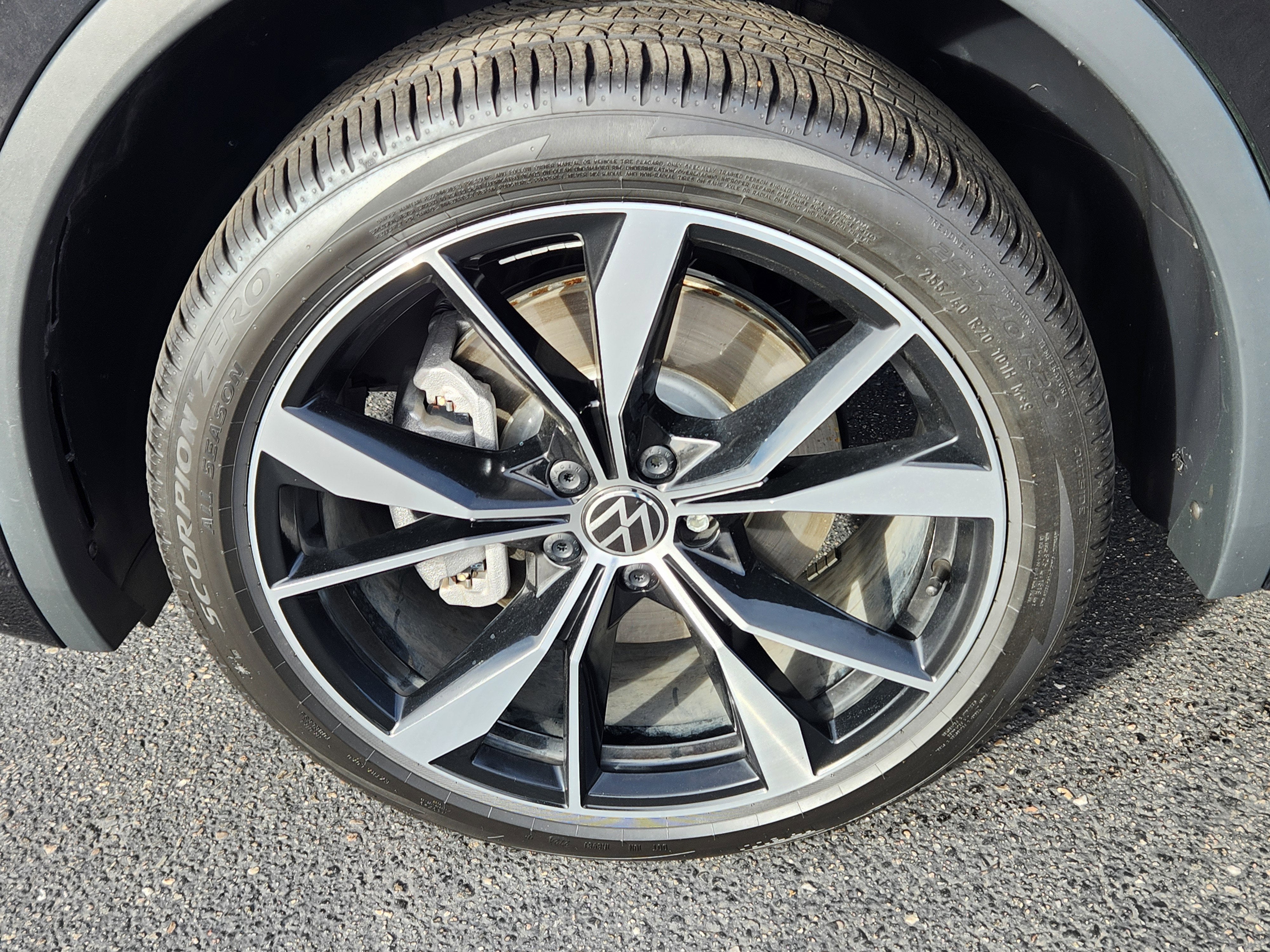 2024 Volkswagen Tiguan 2.0T SEL R-Line