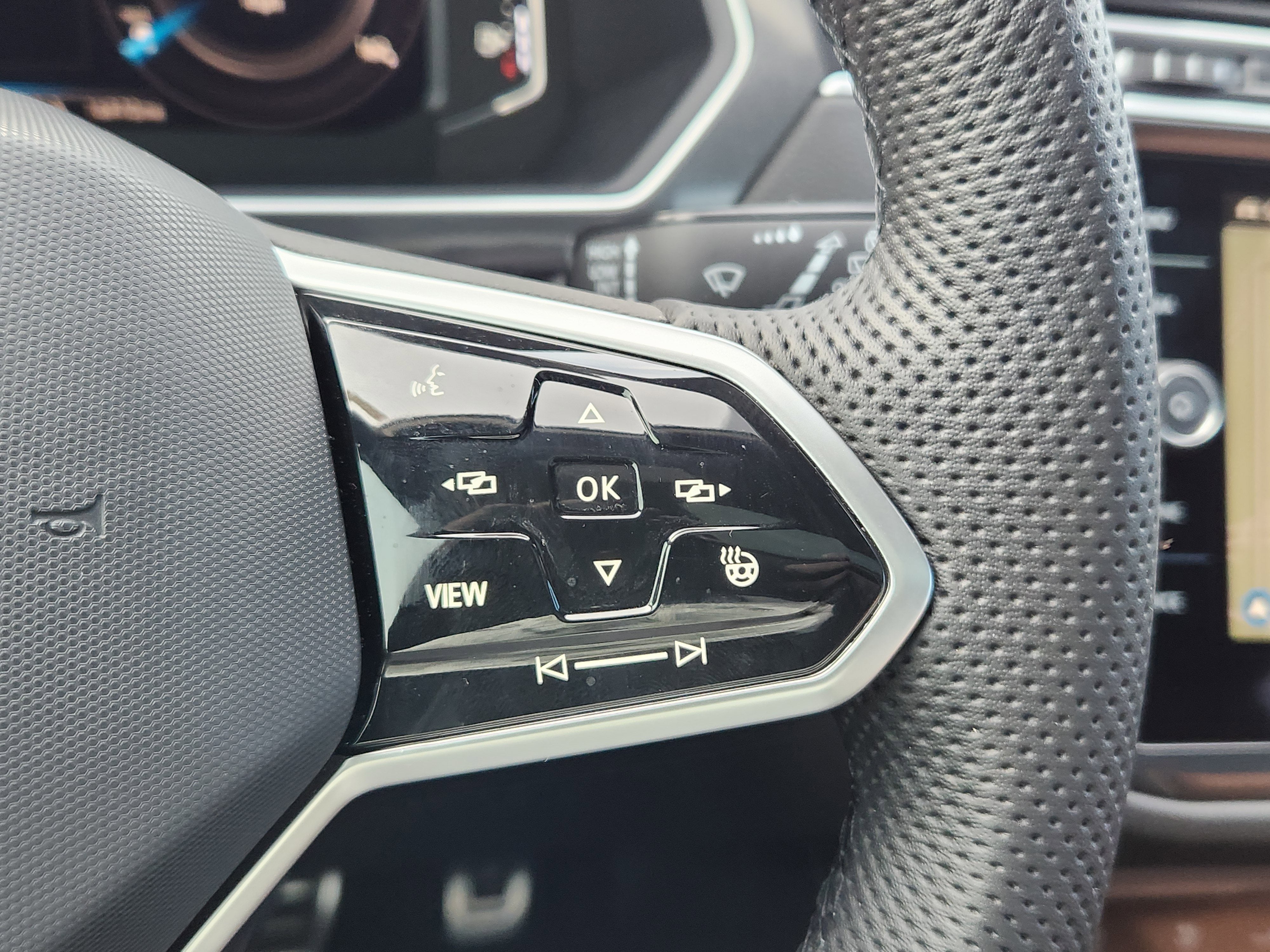 2024 Volkswagen Tiguan 2.0T SEL R-Line