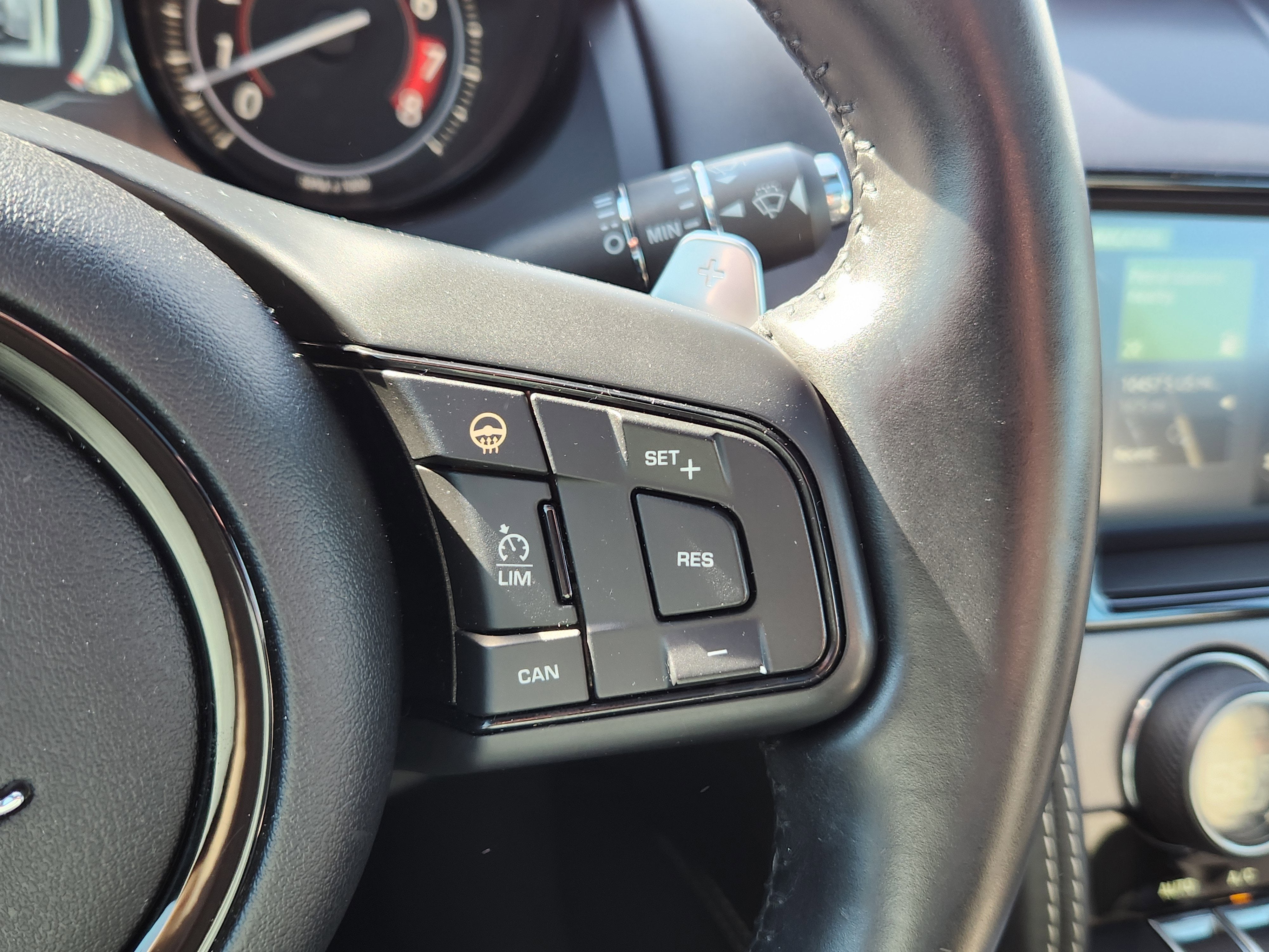 2018 Jaguar F-TYPE R