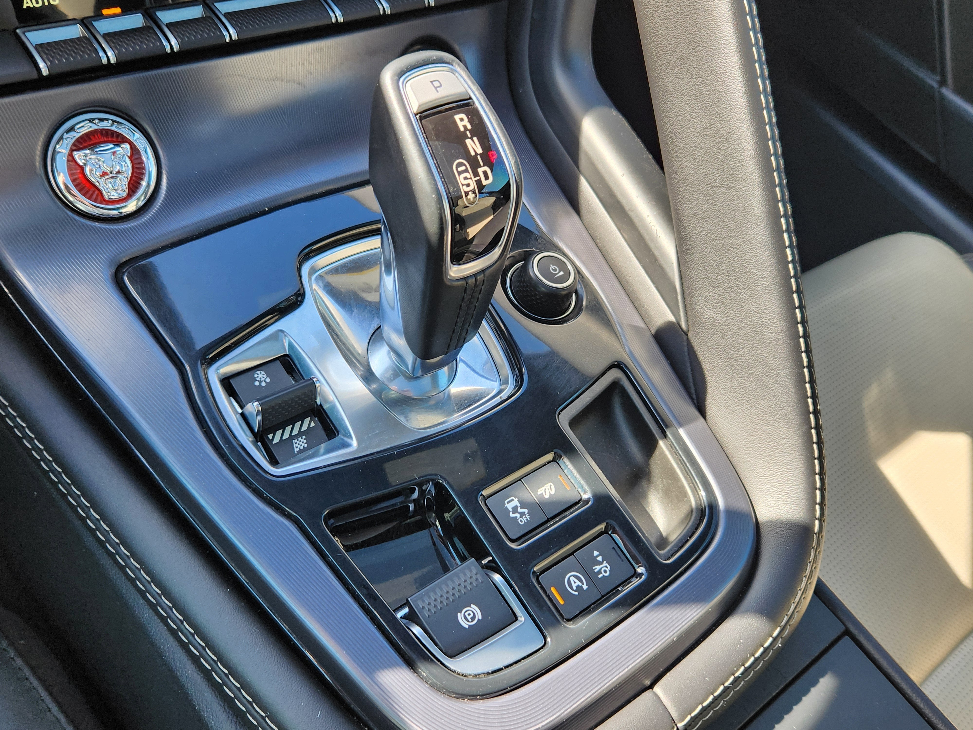 2018 Jaguar F-TYPE R