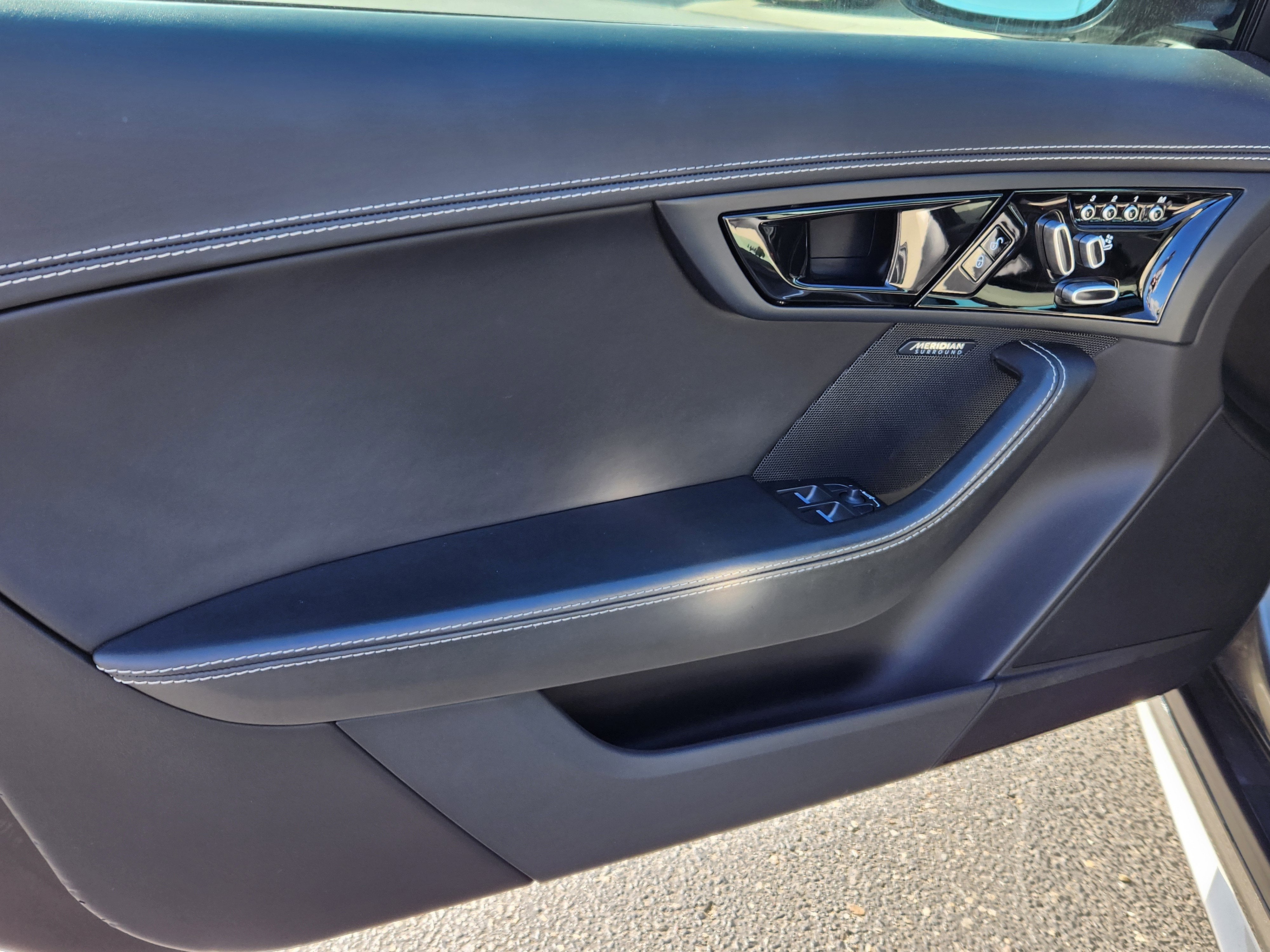 2018 Jaguar F-TYPE R