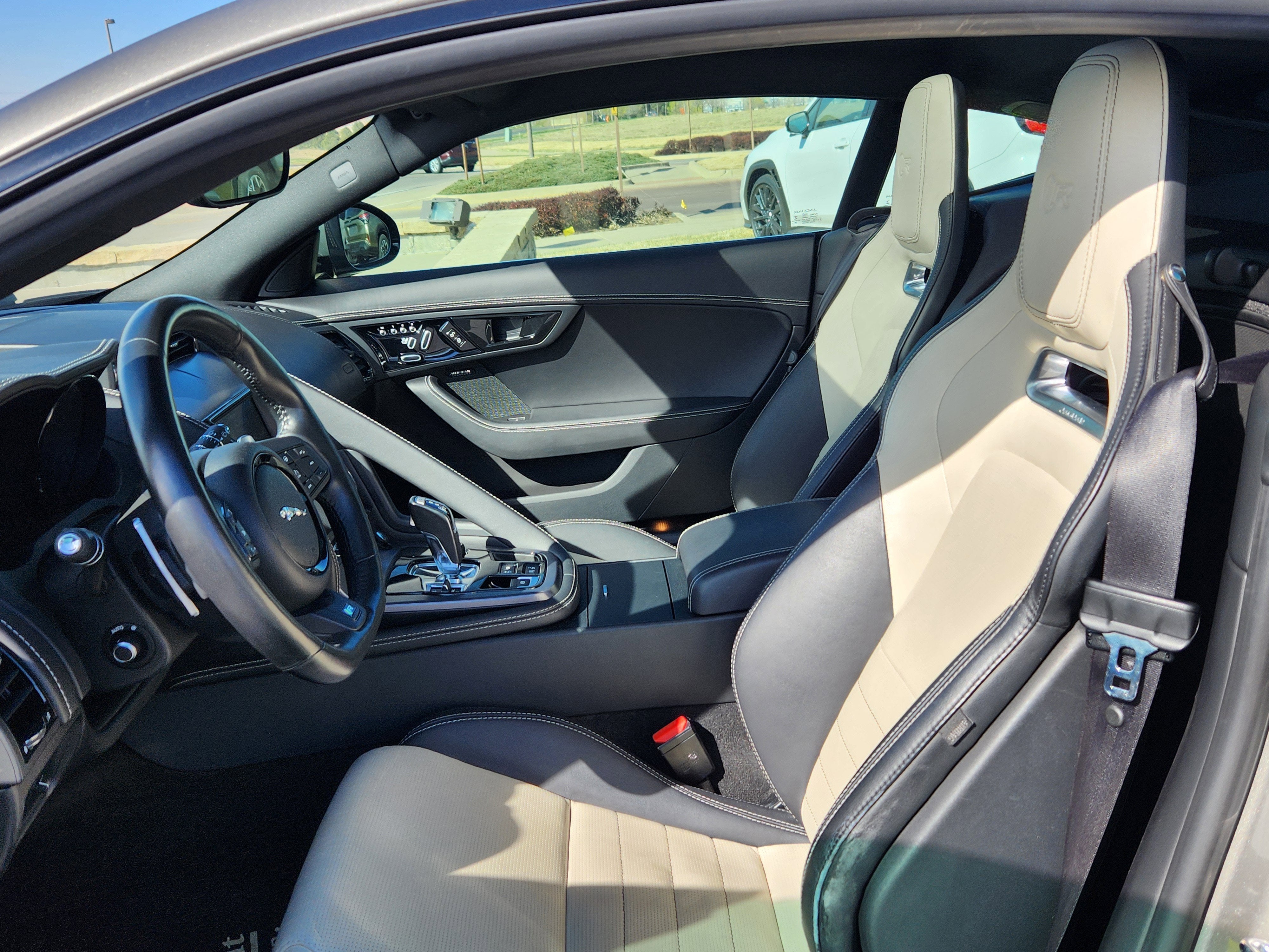 2018 Jaguar F-TYPE R