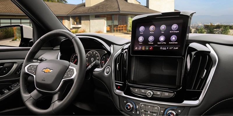 2023 Chevy Traverse navigation system and steering wheel